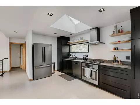 Kitchen - 548 Coughlin Meadows Rd, Boulder, CO 80302 photo 1 of 4