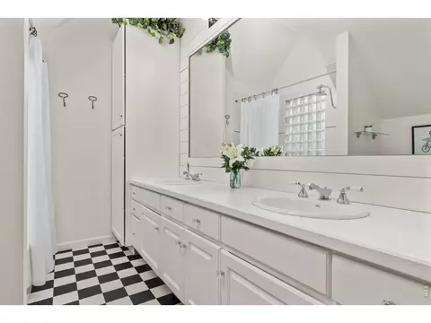 Bath - 1435 Sumac Ave, Boulder, CO 80304 photo 2 of 3