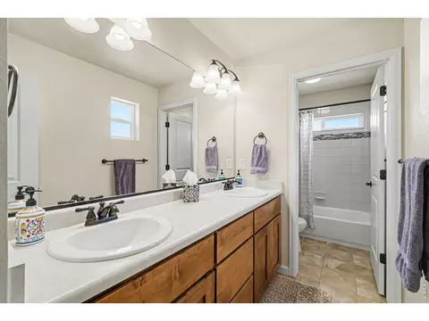Bath - 1124 Wagon Bend Rd, Berthoud, CO 80513 photo 3 of 4