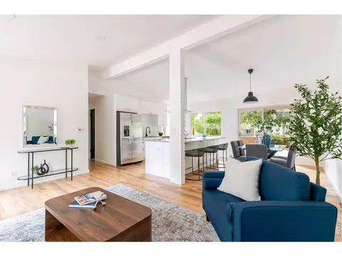 Living - 620 S 42nd St, Boulder, CO 80305 photo 2 of 3