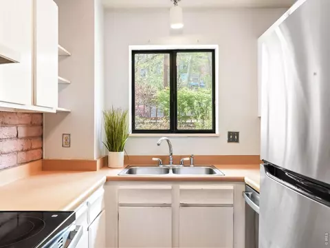 Kitchen - 256 Spruce St, Boulder, CO 80302 photo 2 of 2