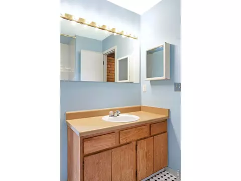 Bath - 256 Spruce St, Boulder, CO 80302 photo 1 of 3