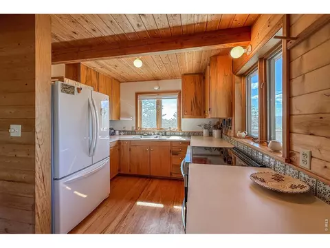 Kitchen - 18673 Highway 7, Lyons, CO 80540 photo 1 of 3
