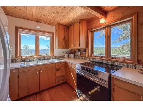 Kitchen - 18673 Highway 7, Lyons, CO 80540 photo 2 of 3