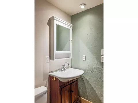 Bath - 541 Arapahoe Ave, Boulder, CO 80302 photo 3 of 6