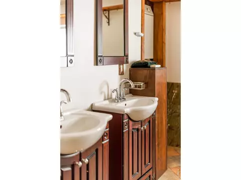 Bath - 541 Arapahoe Ave, Boulder, CO 80302 photo 6 of 6