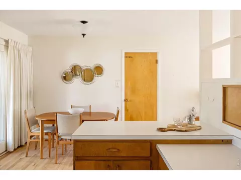 Dining - 330 32nd St, Boulder, CO 80305 photo 1 of 3