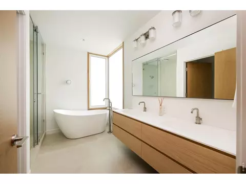 Bath - 1750 Sunset Blvd, Boulder, CO 80304 photo 3 of 5