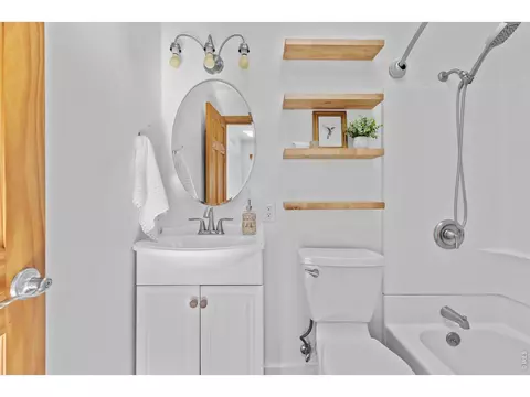 Bath - 1003 Eagle Dr, Lyons, CO 80540 photo 2 of 2
