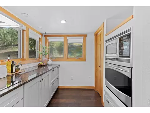 Kitchen - 1003 Eagle Dr, Lyons, CO 80540 photo 2 of 2