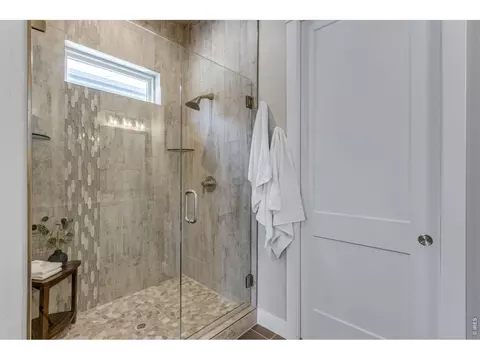 Bath - 2006 Vineyard Dr, Windsor, CO 80550 photo 2 of 4