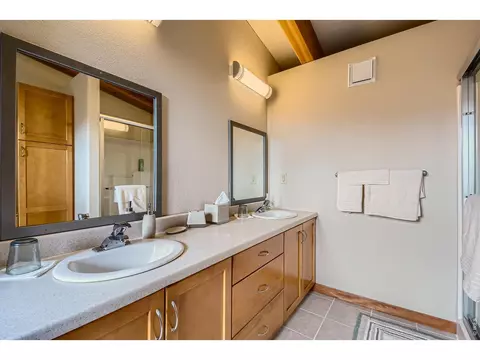 Bath - 752 Willow Patch Ln, Bellvue, CO 80512 photo 3 of 3