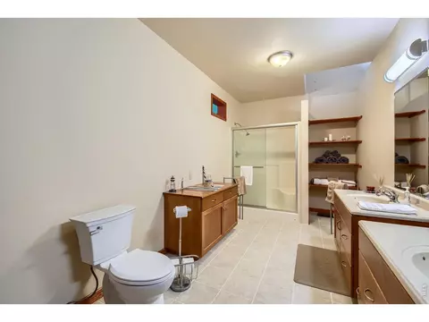 Bath - 752 Willow Patch Ln, Bellvue, CO 80512 photo 2 of 3