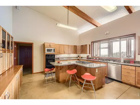 Kitchen - 752 Willow Patch Ln, Bellvue, CO 80512 photo 2 of 5