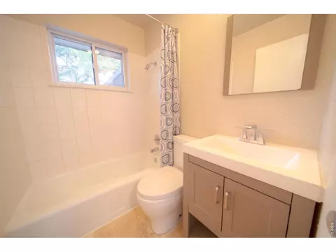 Bath - 350 Bates Ave, Boulder, CO 80305 photo 1 of 2