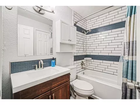 Bath - 1404 Willow Dr, Berthoud, CO 80513 photo 1 of 2