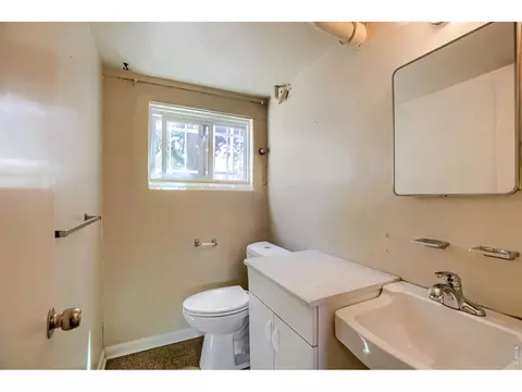 Bath - 620 S 41st St, Boulder, CO 80305 photo 2 of 2