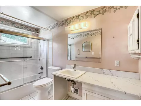 Bath - 620 S 41st St, Boulder, CO 80305 photo 1 of 2
