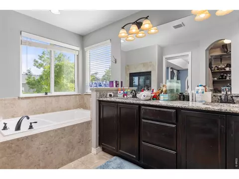 Bath - 7409 Rosecroft Dr, Windsor, CO 80550 photo 2 of 6