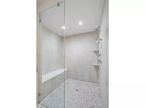 Bath - 7126 Cedarwood Cir, Boulder, CO 80301 photo 2 of 8