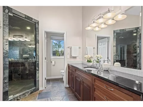 Bath - 7126 Cedarwood Cir, Boulder, CO 80301 photo 5 of 8