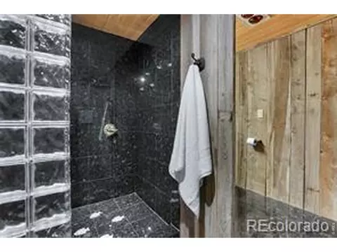 Bath - 746 Riverside Dr, Lyons, CO 80540 photo 4 of 6