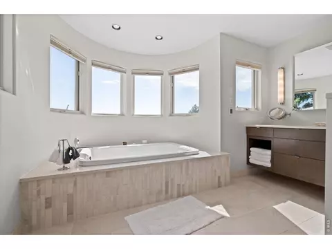 Bath - 1060 5th St, Boulder, CO 80302 photo 3 of 8