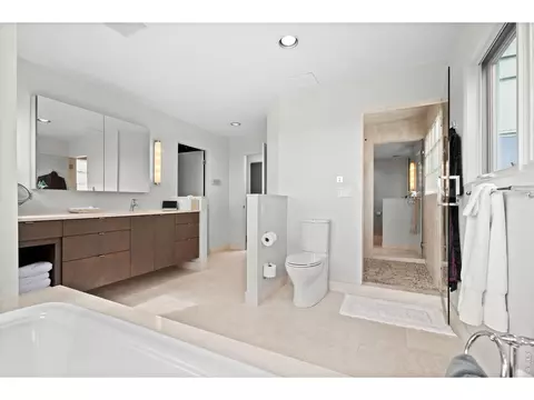 Bath - 1060 5th St, Boulder, CO 80302 photo 6 of 8