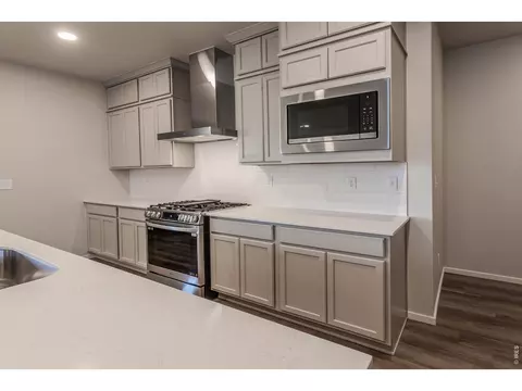 Kitchen - 5473 Drehle St, Timnath, CO 80547 photo 4 of 6