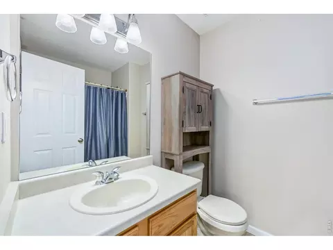 Bath - 5781 Twilight Ave, Firestone, CO 80504 photo 5 of 6