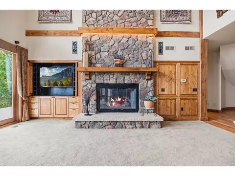 Living - 2114 Shoreside Dr, Berthoud, CO 80513 photo 4 of 5