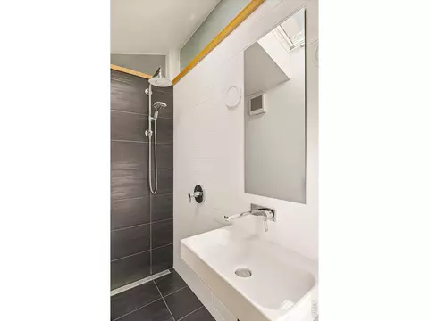 Bath - 810 Alpine Ave, Boulder, CO 80304 photo 3 of 3
