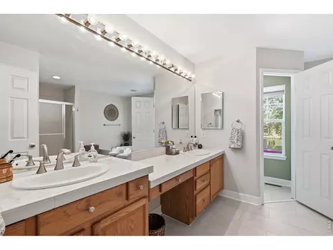 Bath - 2445 Benton St, Edgewater, CO 80214 photo 2 of 4