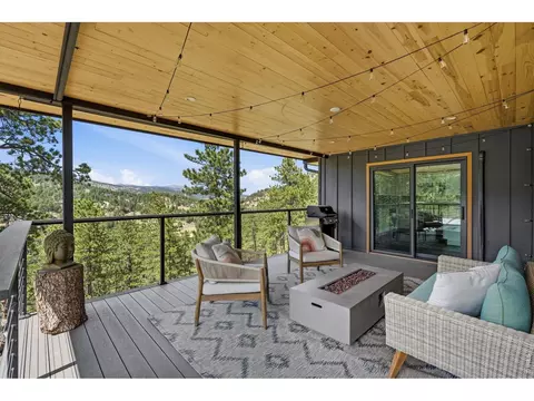 Exterior - 725 Timber Ln, Boulder, CO 80304 photo 5 of 8