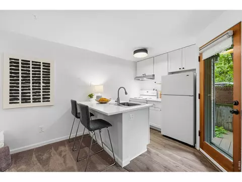 Kitchen - 910 Portland Pl UNIT 2, Boulder, CO 80304 photo 2 of 2