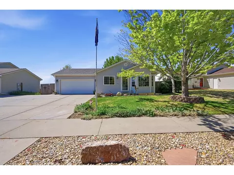 Exterior - 2906 Hawk Dr, Evans, CO 80620 photo 9 of 10