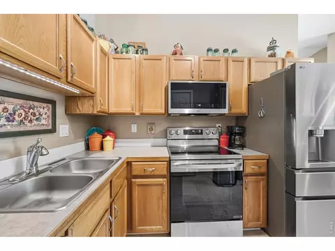 Kitchen - 2906 Hawk Dr, Evans, CO 80620 photo 4 of 5