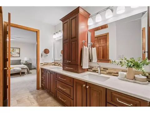 Bath - 2233 Kincaid Pl, Boulder, CO 80304 photo 2 of 5