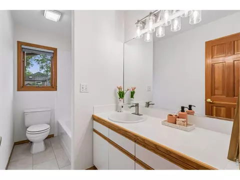 Bath - 2233 Kincaid Pl, Boulder, CO 80304 photo 4 of 5