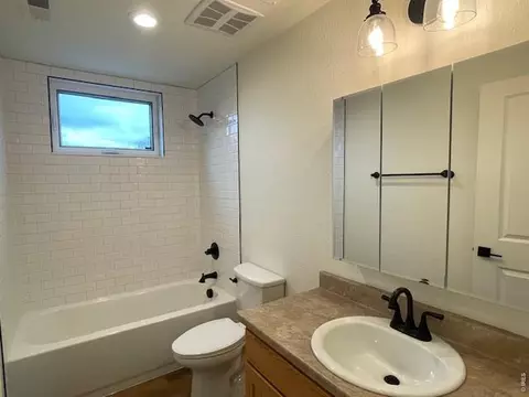 Bath - 4461 West Ct, Boulder, CO 80304 photo 2 of 2