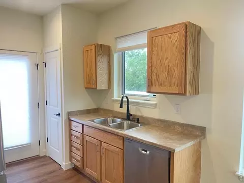 Kitchen - 4461 West Ct, Boulder, CO 80304 photo 3 of 6