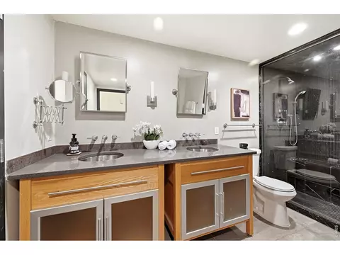 Bath - 1360 Walnut St # 202, Boulder, CO 80302 photo 1 of 2