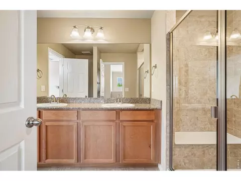 Bath - 801 Evening Breeze Dr #40, Berthoud, CO 80513 photo 4 of 5