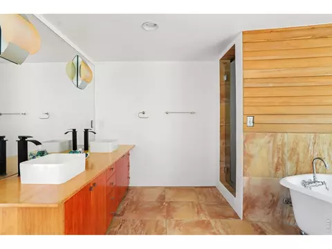 Bath - 770 6th St, Boulder, CO 80302 photo 2 of 6