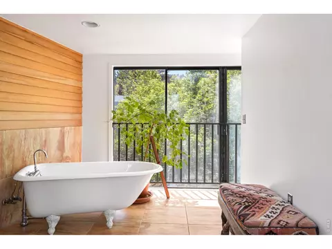 Bath - 770 6th St, Boulder, CO 80302 photo 3 of 6