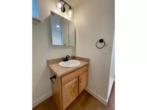 Bath - 4511 West Ct, Boulder, CO 80304 photo 2 of 5