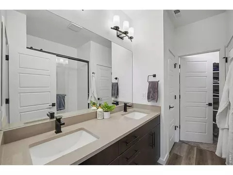 Bath - 6393 Moore Ct, Arvada, CO 80004 photo 1 of 3