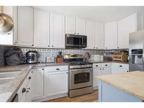 Kitchen - 7472 Skyline Way, Frederick, CO 80504 photo 3 of 4