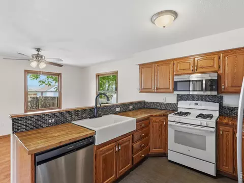 Kitchen - 101 Sioux Dr, Berthoud, CO 80513 photo 2 of 2