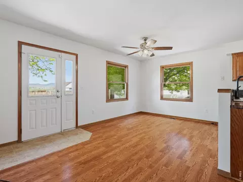 Living - 101 Sioux Dr, Berthoud, CO 80513 photo 6 of 6